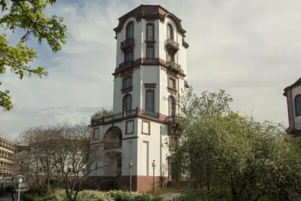 Monumentale Ansicht der Sternwarte in Mannheim