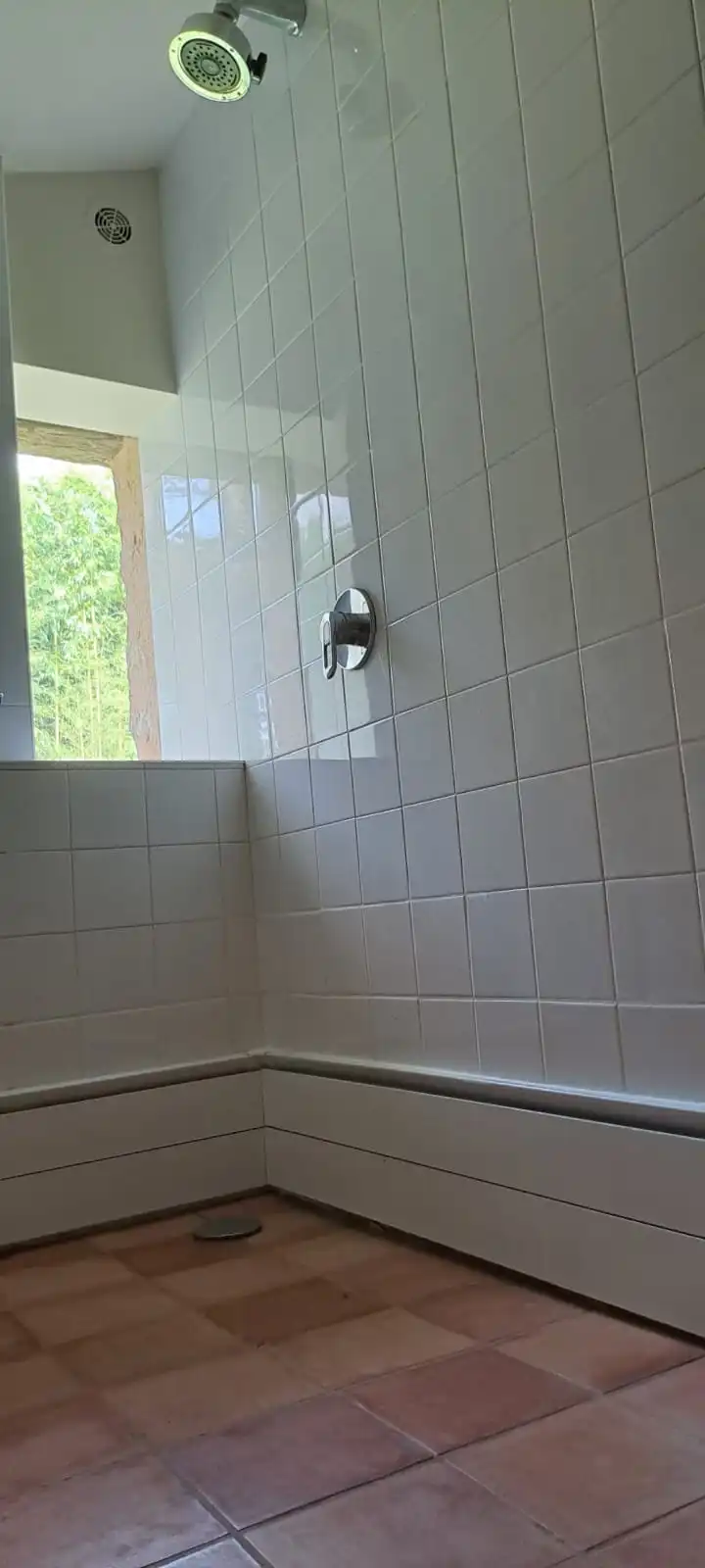 villa journiac innenansicht dusche